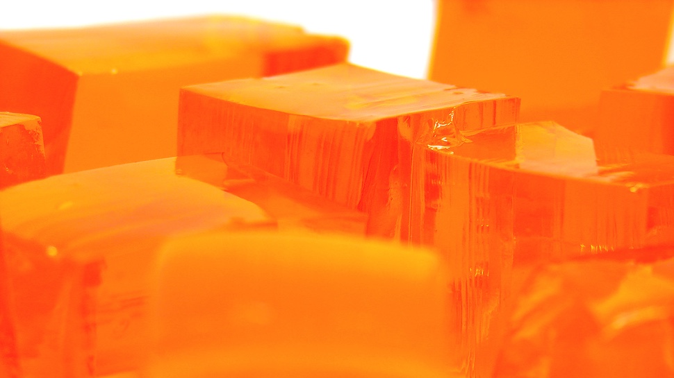 Somebody Made A Knife Out Of Jell-O And It’s Actually Sharp