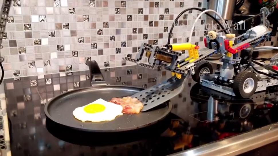 This LEGO Contraption Can Cook a Whole Breakfast