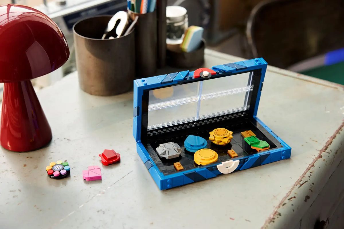 LEGO Pokémon Kanto Region Badge Collection display box 3